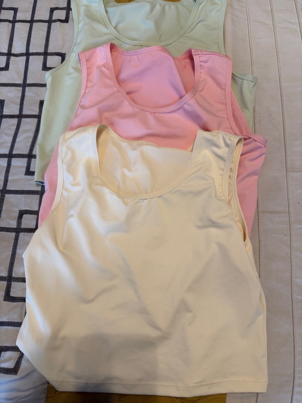 SHEIN 3-Pack Scoop, crop Tank Tops in Cream, Pink & Light Green